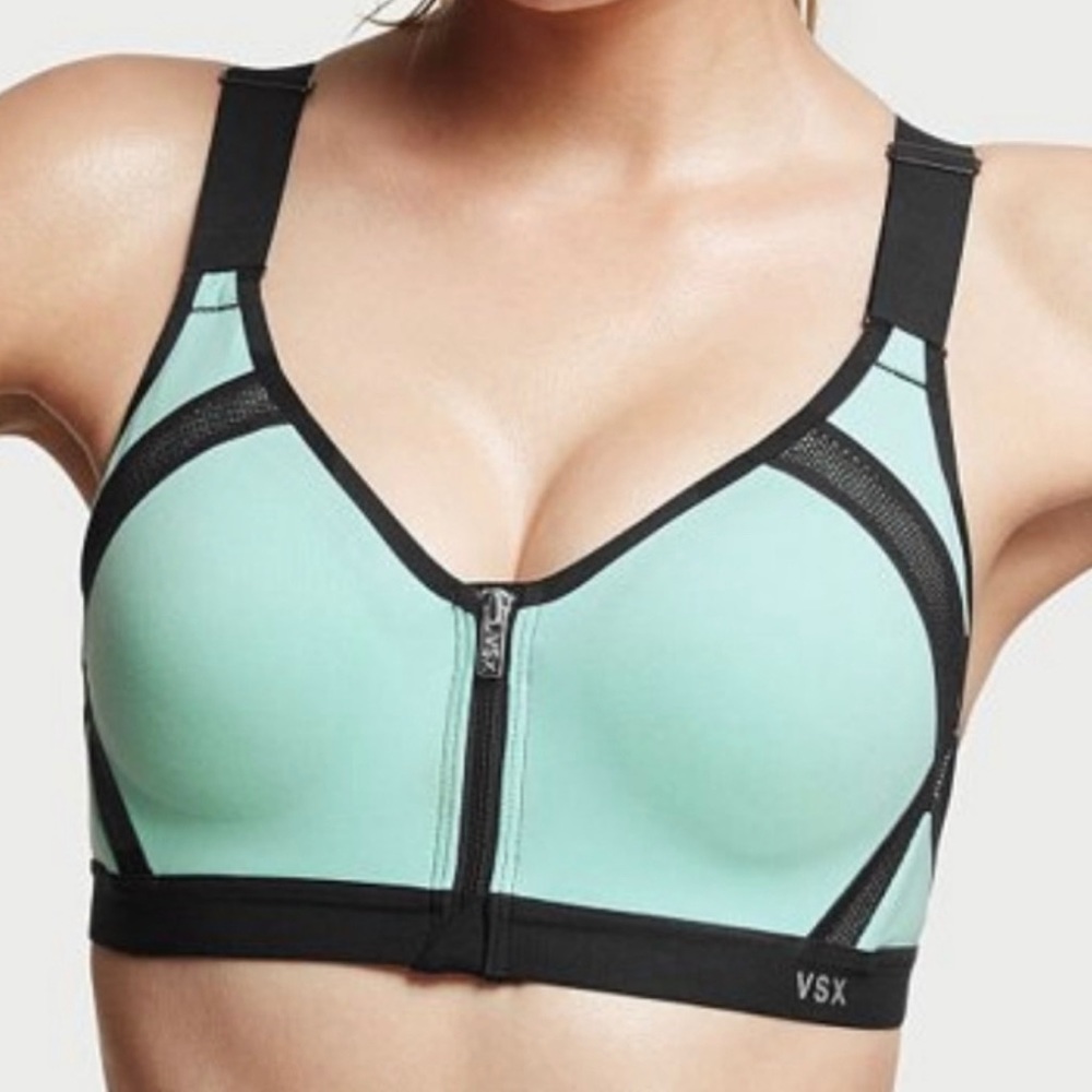 Victoria’s Secret knock out sports bra